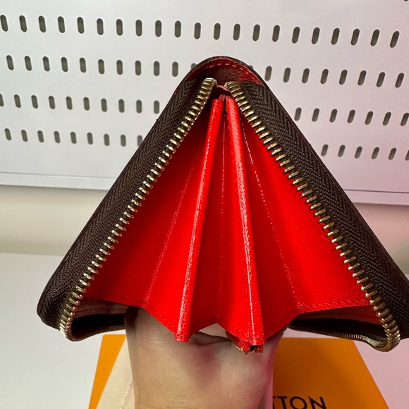 Louis Vuitton limited edition Yayoi Kusama red pumpkin dot zippy wallet. - Picture 3 of 16